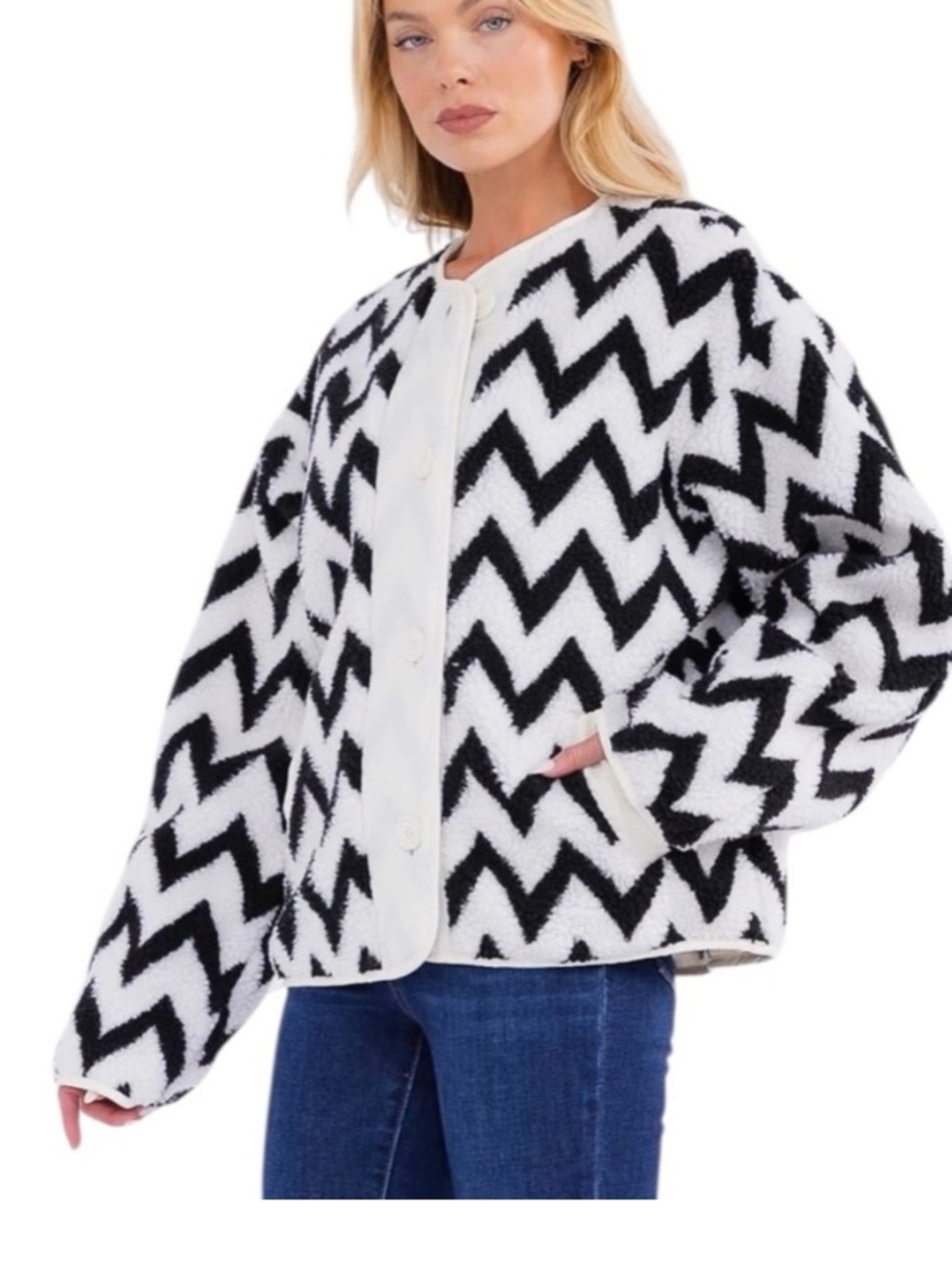 Lalavon Women's Black & White Zigzag Teddy Jacket - Cozy Chevron Fleece